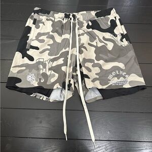 Darc Sport “Chopper Wolves” Compression shorts in ivory woodland camo